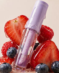 Blondesister Red Fruits lūpų aliejus tarp braškių ir mėlynių
