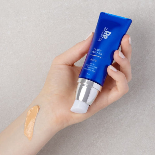 DermapenWorld „Dermaceuticals Cover Recover” SPF su spalva (Beige) – Meilė odai