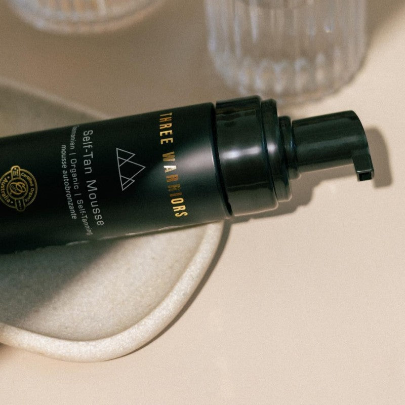 THREE WARRIORS „SELF-TAN MOUSSE” SAVAIMINIO ĮDEGIO PUTOS – Meilė odai